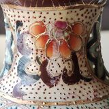 Chinese vase baluster in polychrome ceramics. Life scenes Japanese warriors/Samurai against a backdrop of wilderness