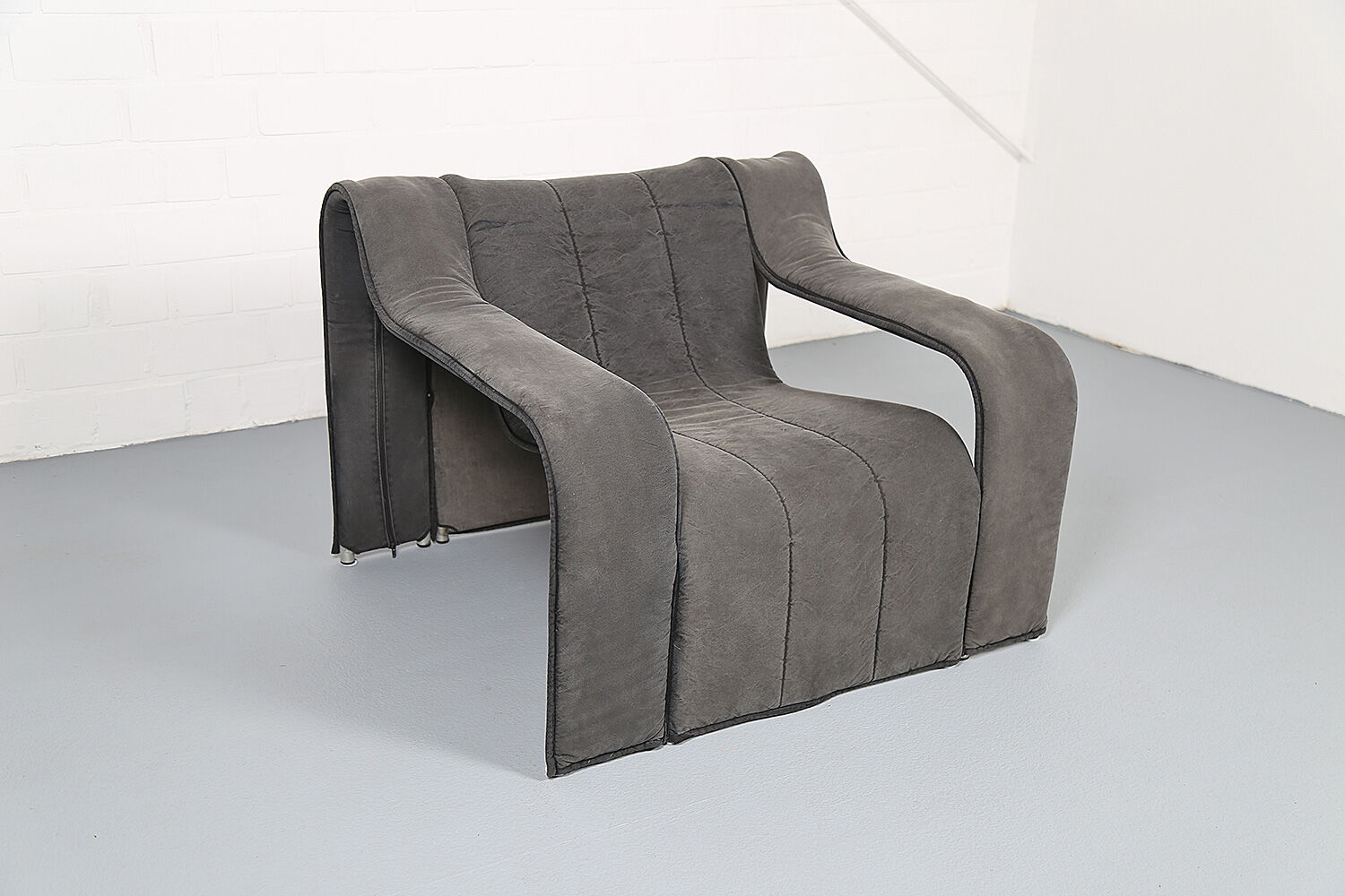 Danish design KEBE steeltube graphic upholstered lounge chair