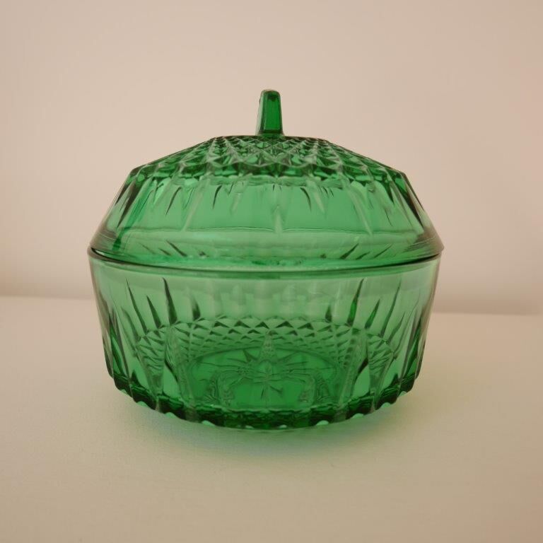 Candy or sugar maker in green glass Arcoroc