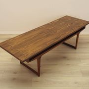 Table basse en palissandre danois avec étagère, années 1960