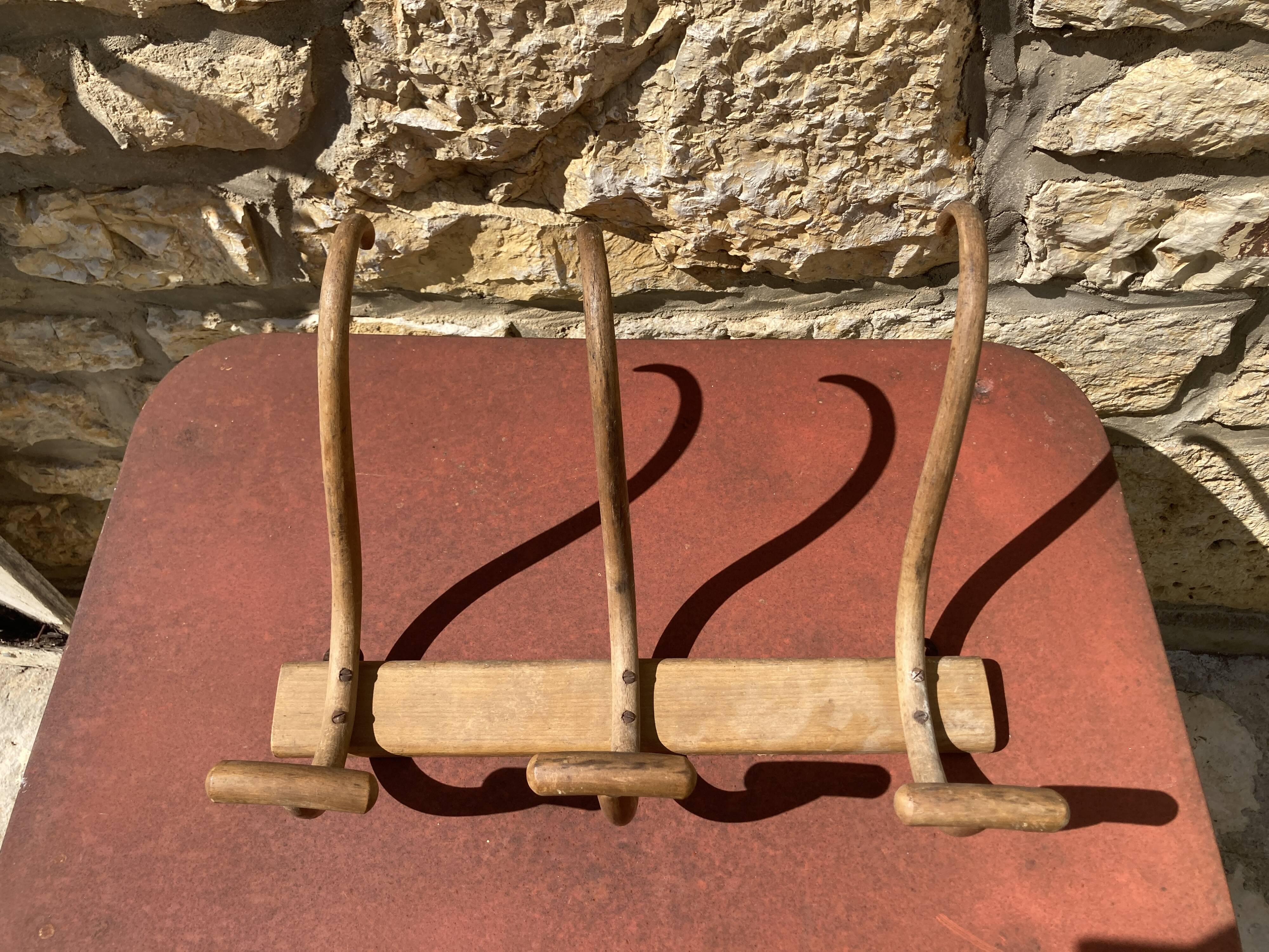 Coat rack style thonet