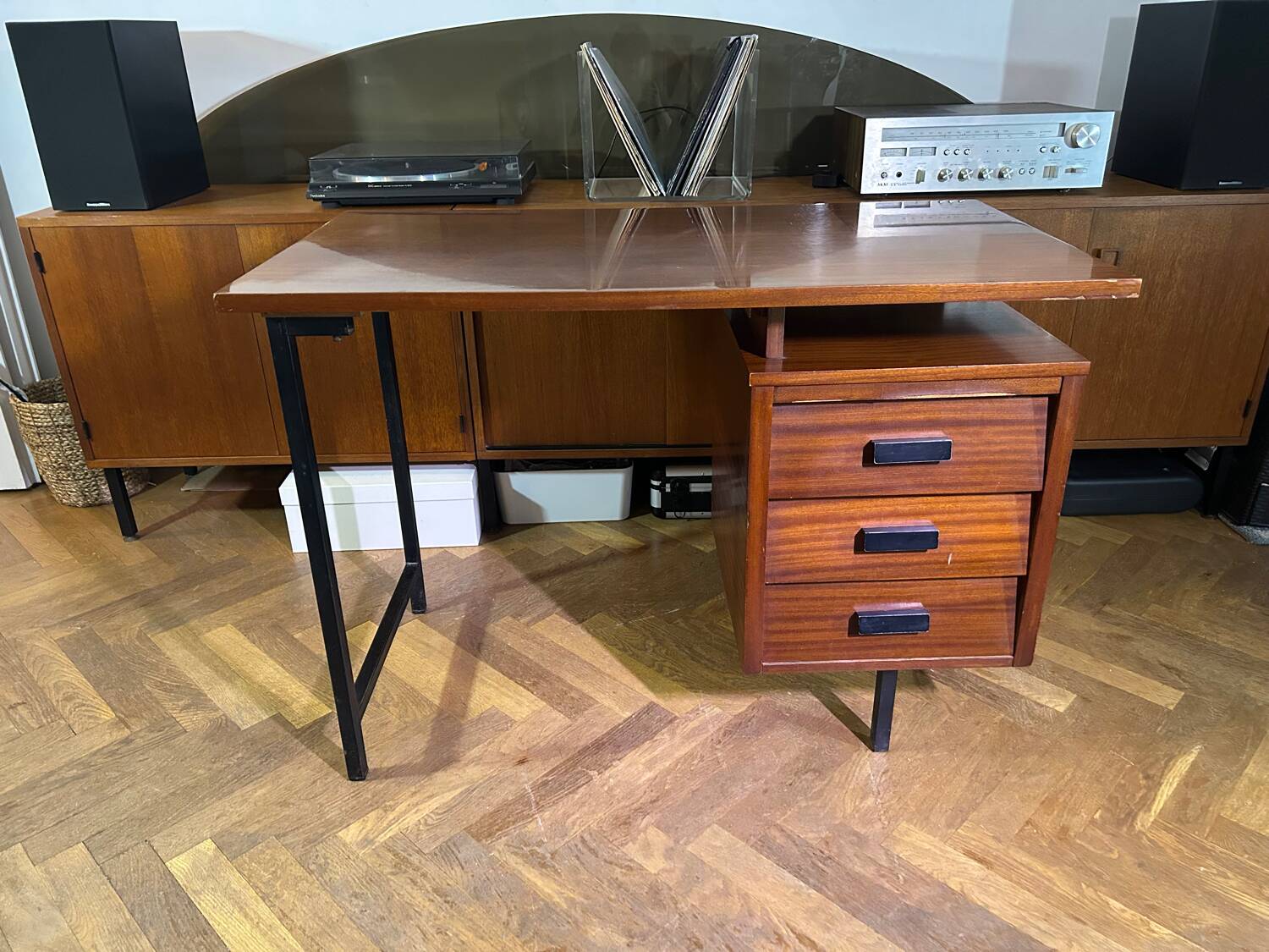 Desk Pierre Paulin model CM172