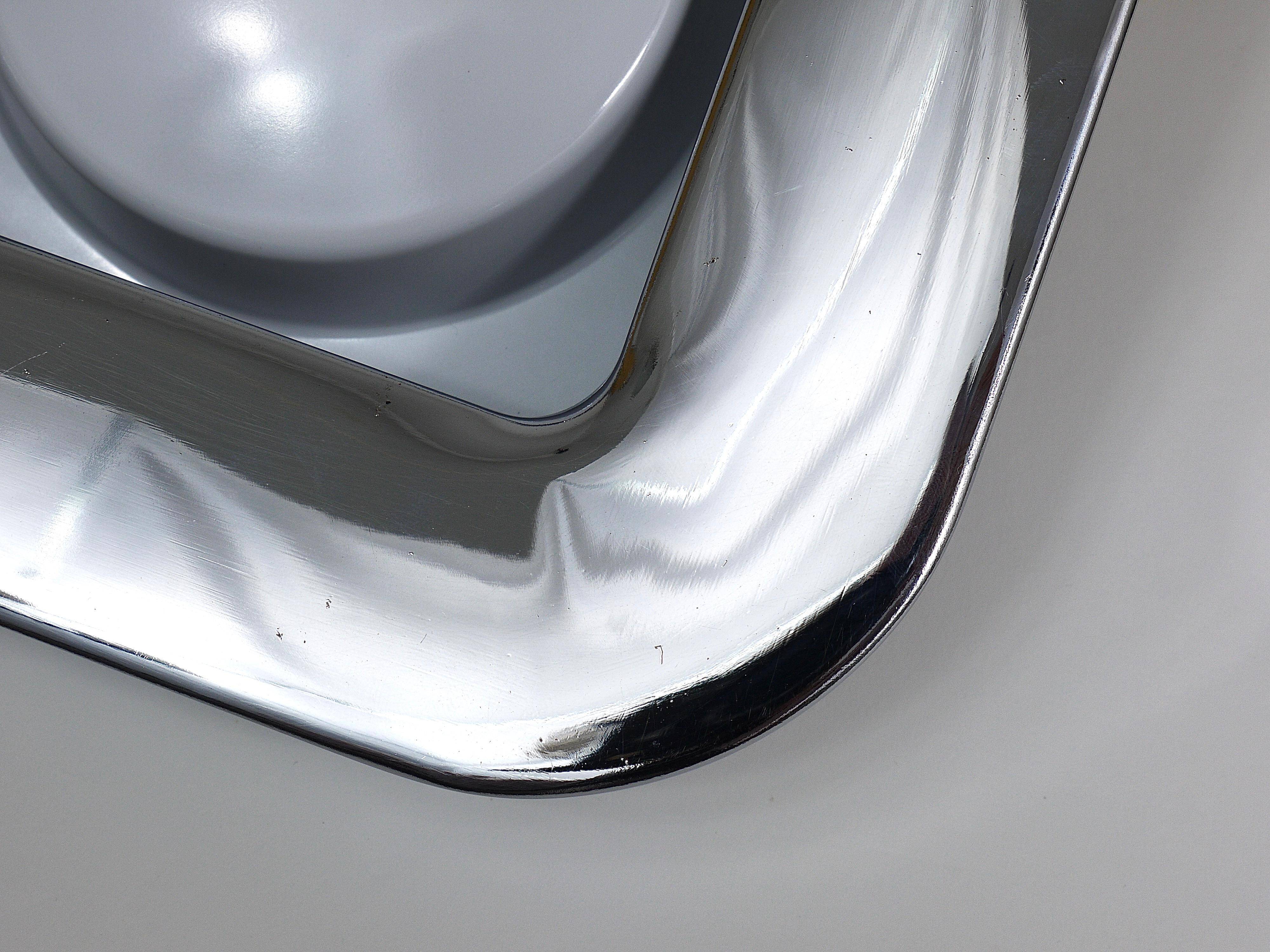 Square white ashtray Ico Parisi, chrome and melamine by Lamperti, Italy, 1970s.