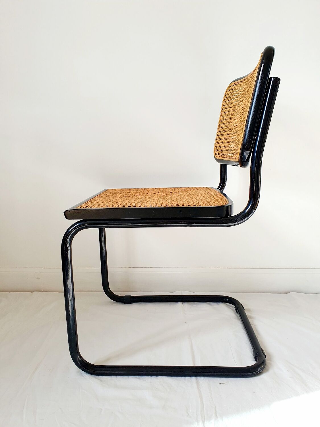 Chaise cannée B32 Marcel Breuer