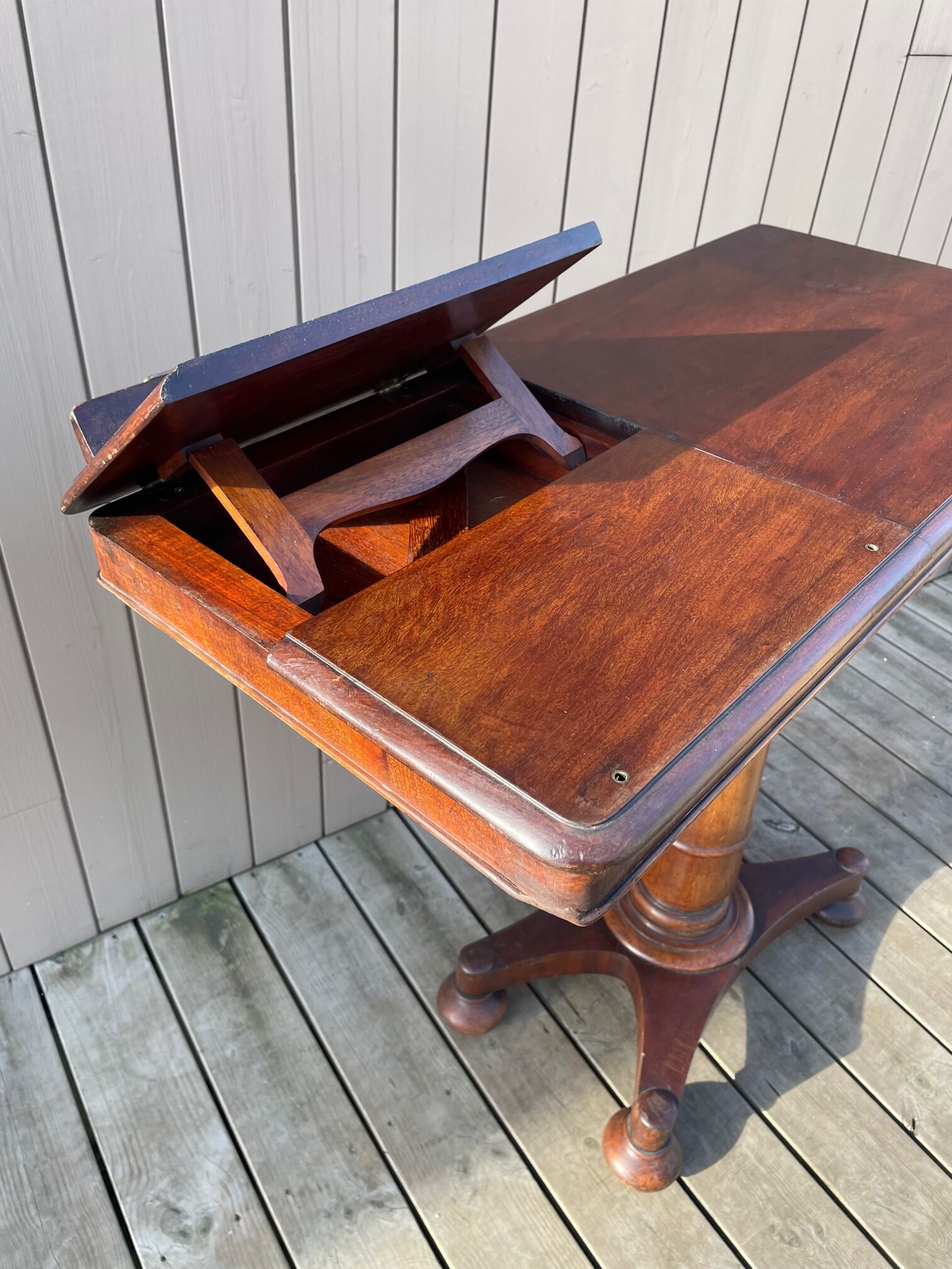 Reading table