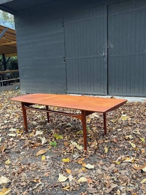 Tove & Edvard Kindt-Larsen coffee table model FD 504, Denmark, 1950s