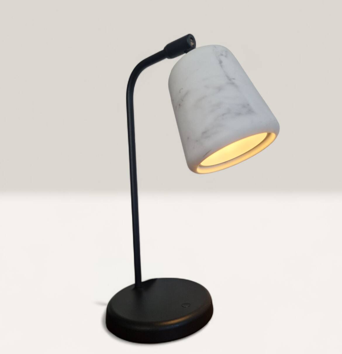 Lampe Material New Works  - Design Noergaard & Kechayas - Marbre/Acier