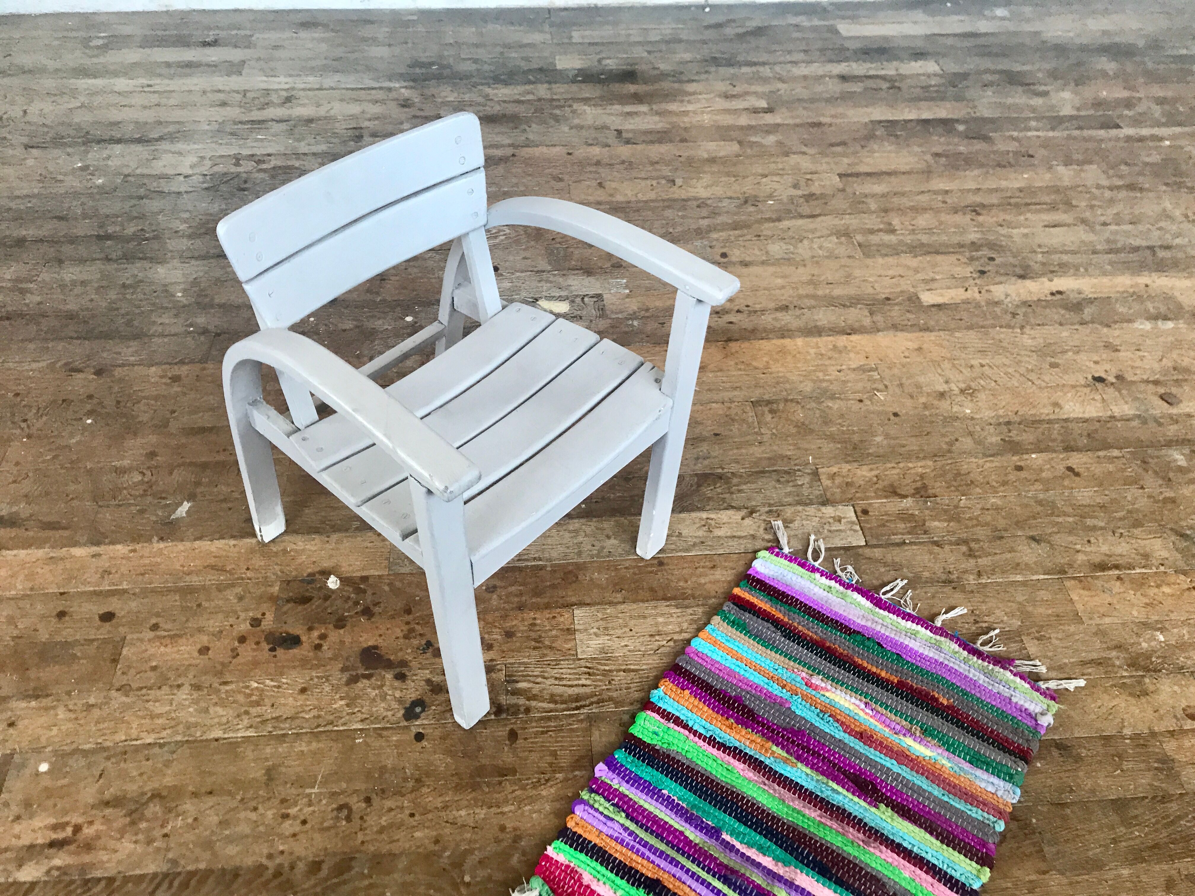 Fauteuil vintage pour enfant blanc gris clair 1950