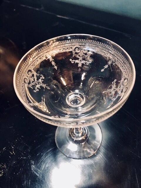 5 champagne glasses in chiseled crystal