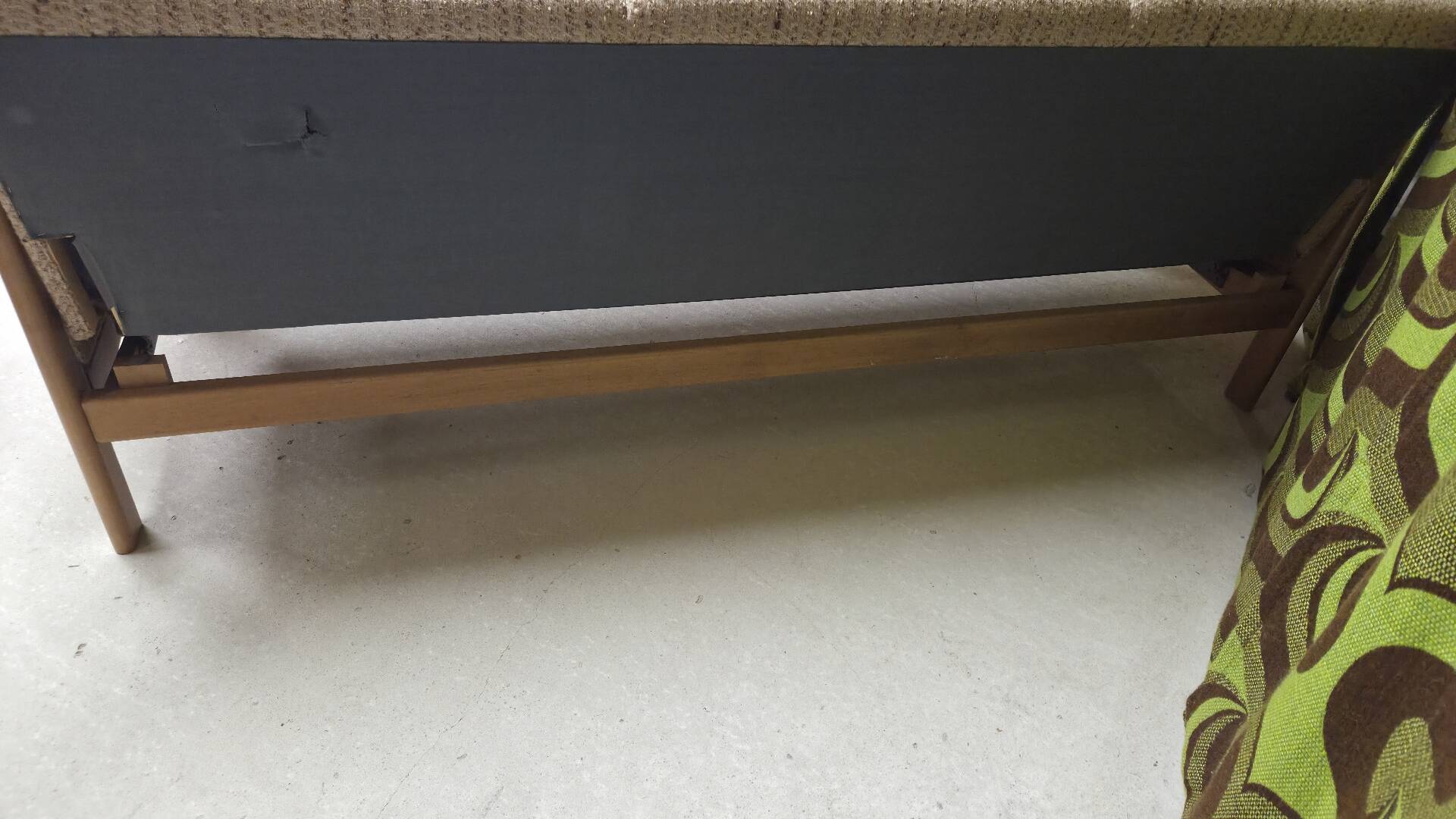 Vintage 1970s convertible sofa/daybed