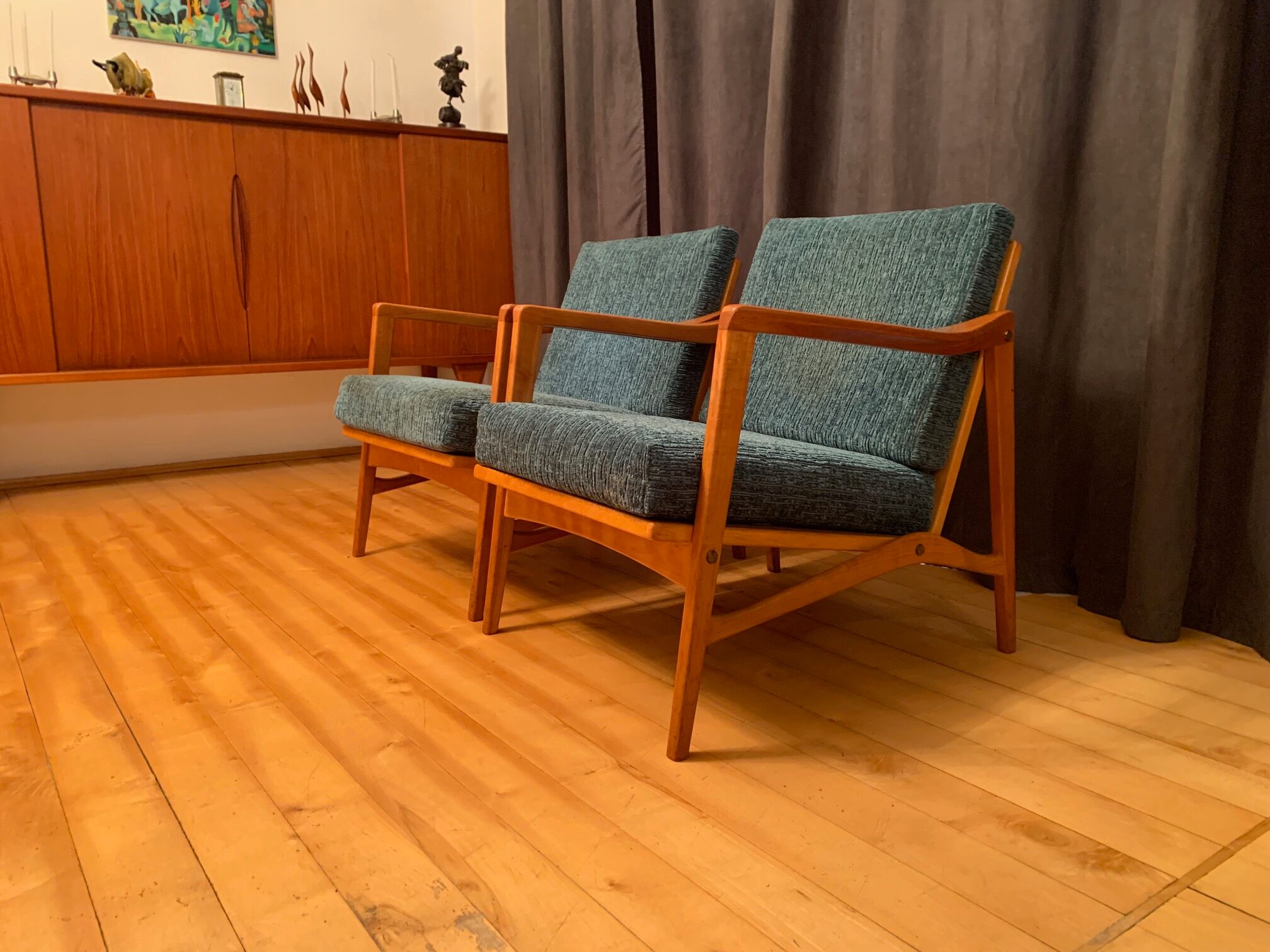A pair of Wilhelm Knoll, Knoll Antimott armchairs, 1960s.