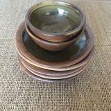 Set of stoneware plates