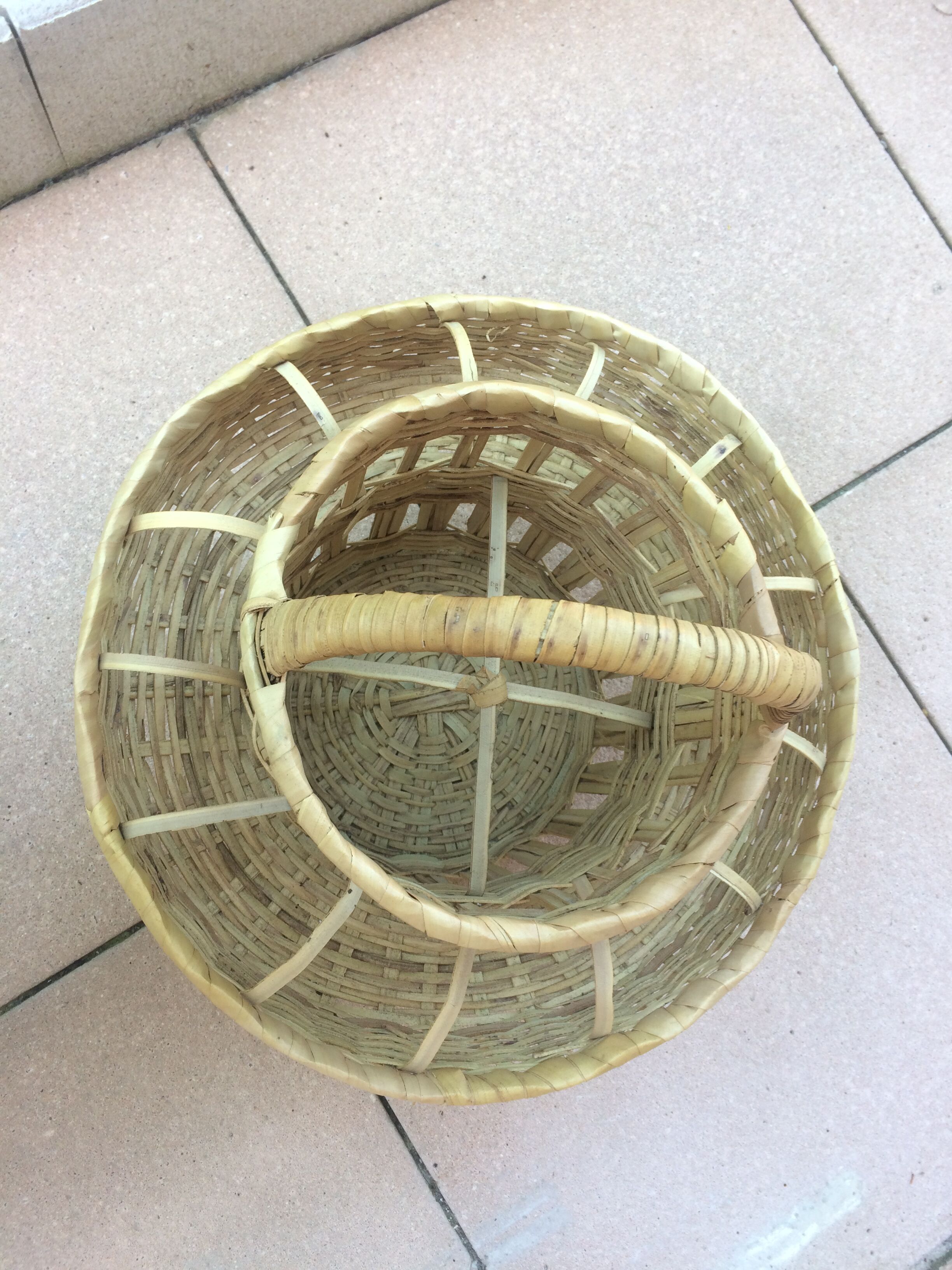 Basket for aperitif in rattan in the 70s