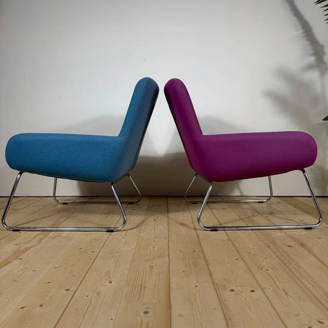 Pair of mid-century wool armchairs with metal legs – 1970s