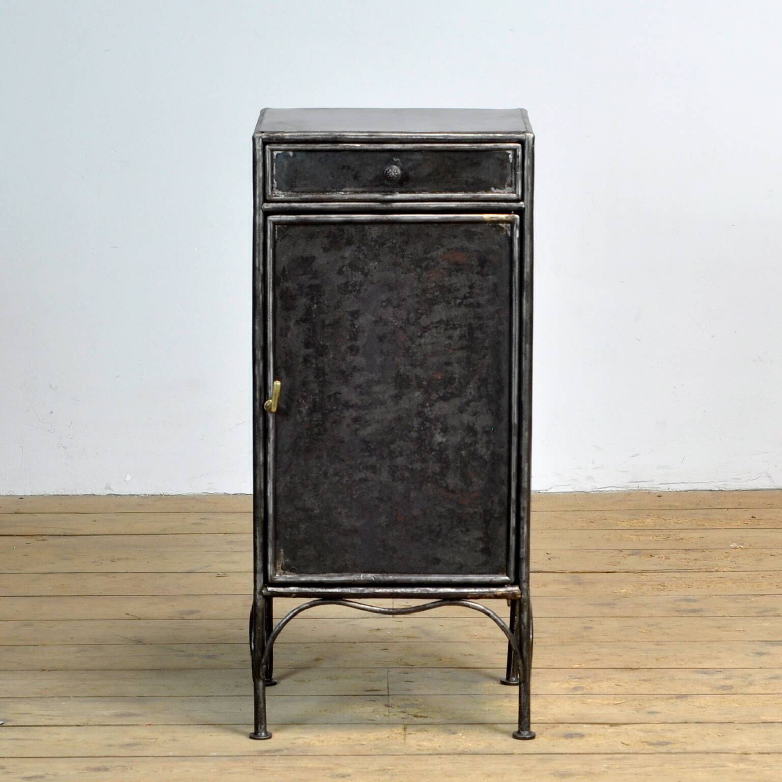 Table de Chevet en Fer, 1920s