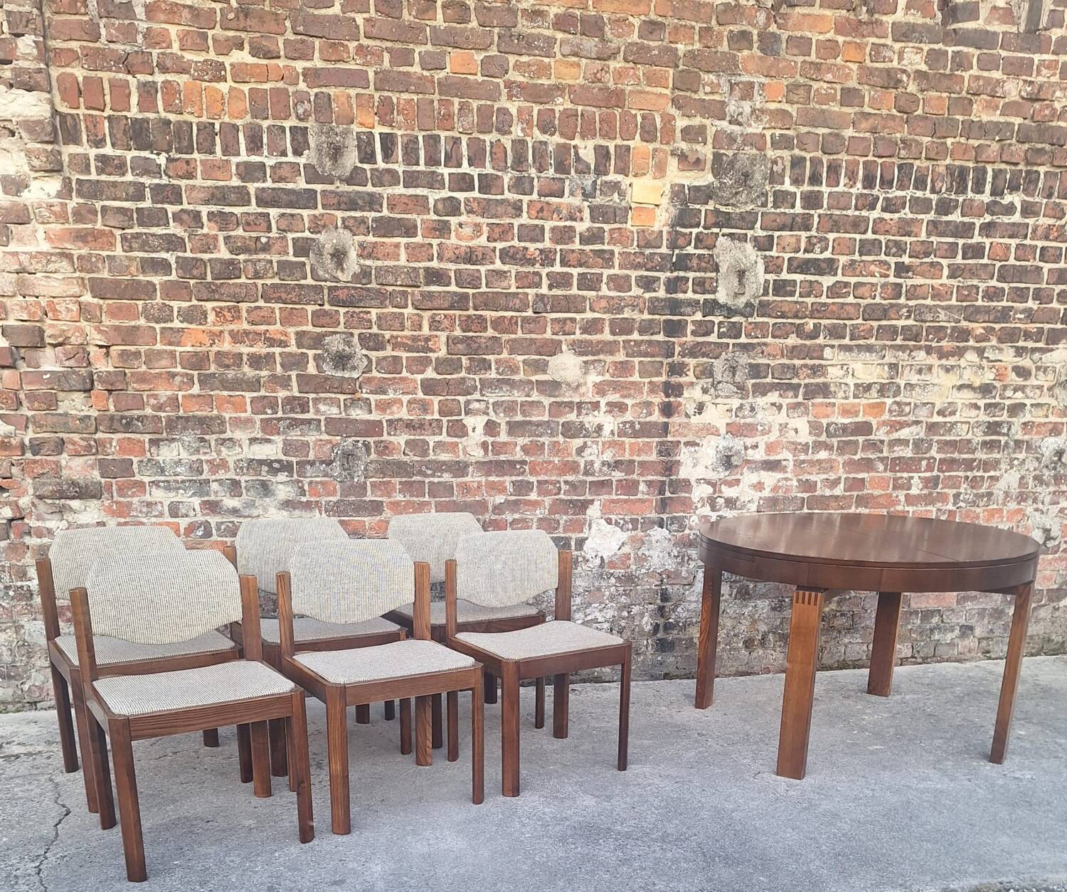 Table and its 6 vintage elm chairs, Scandinavian design furniture.
