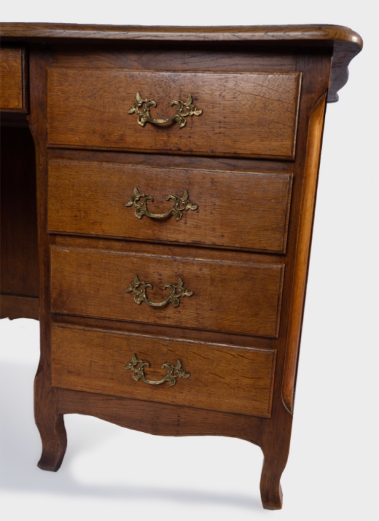 Ancien bureau en bois massif