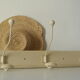 Porte manteau murale vintage bois et métal beige