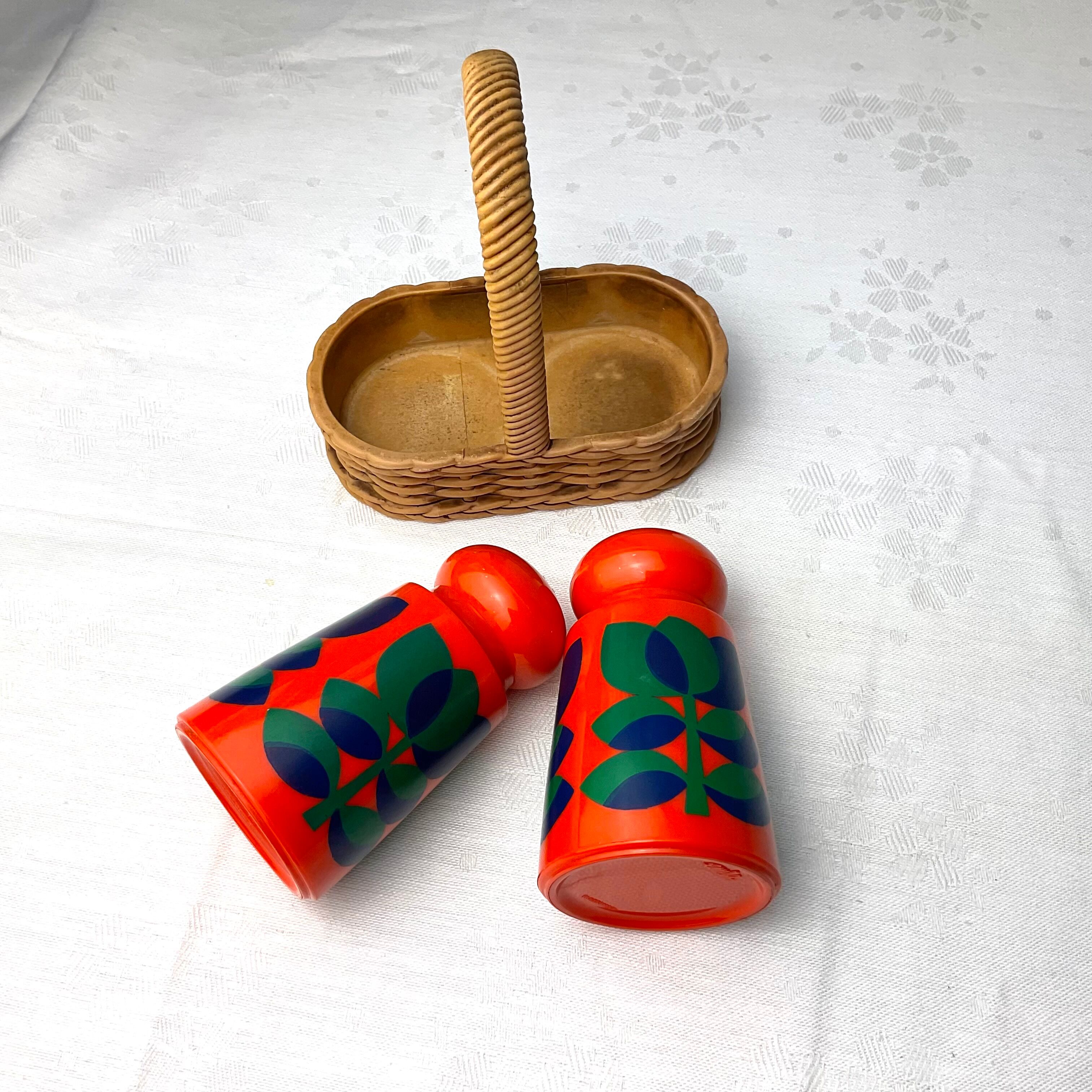 Vintage salt and pepper shaker Emsa