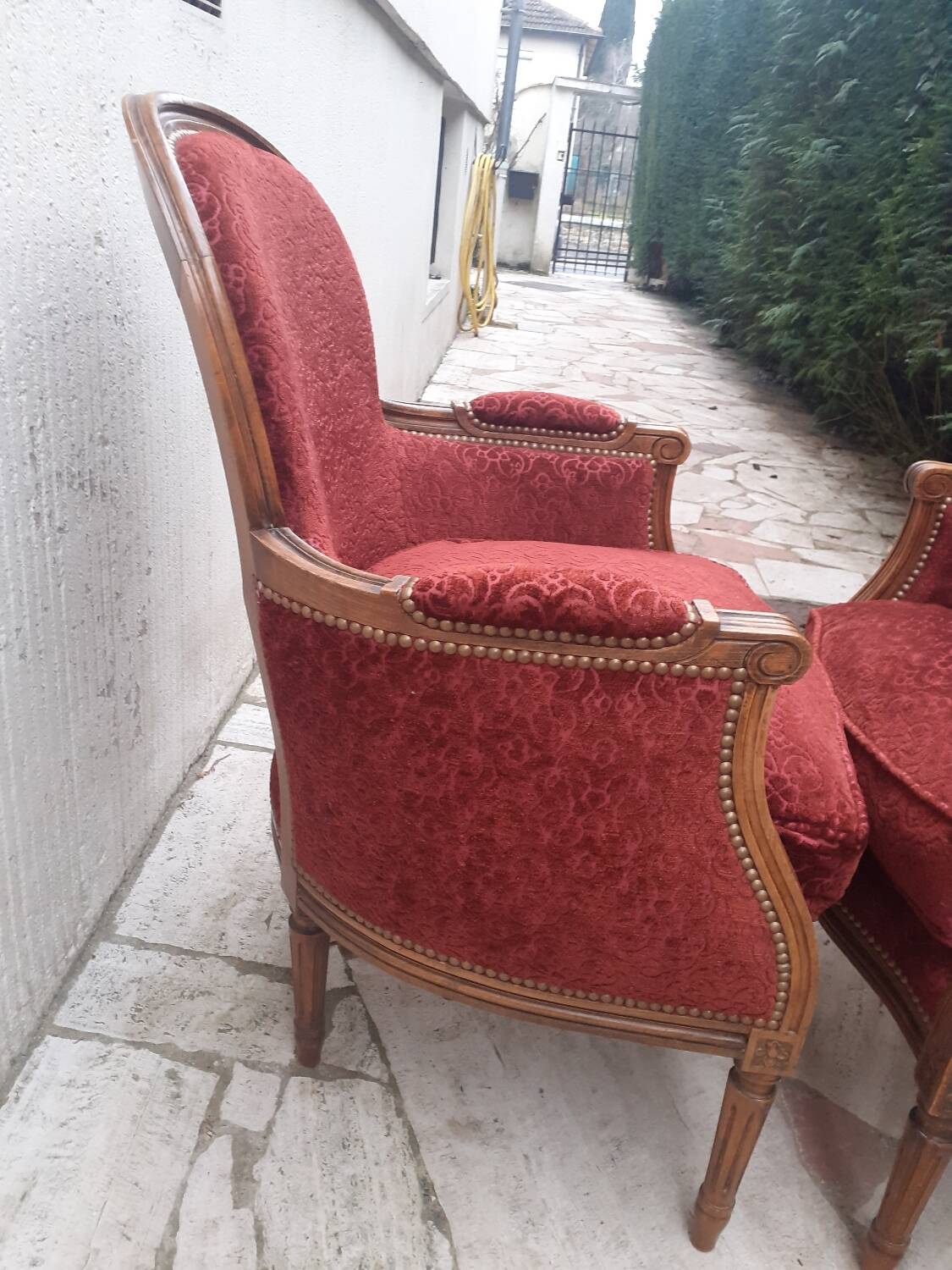 Lot 2 fauteuil voltaire médaillon bergère rouge bois sculpture