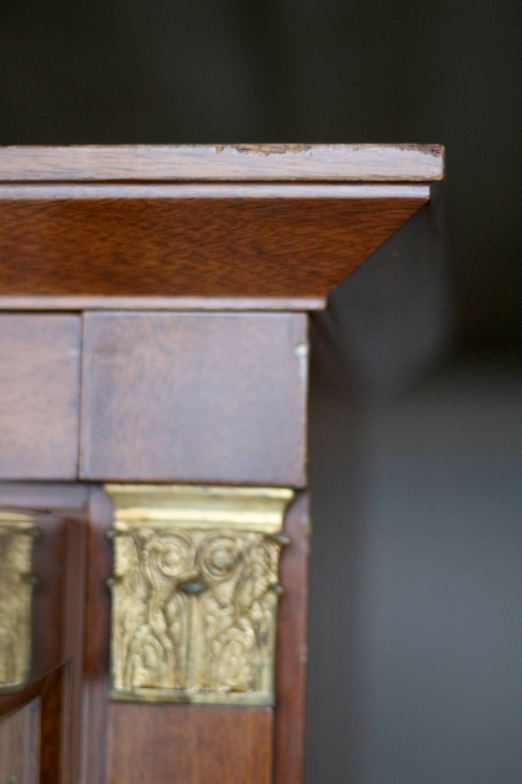 Mahogany veneer library, coming from Matignon