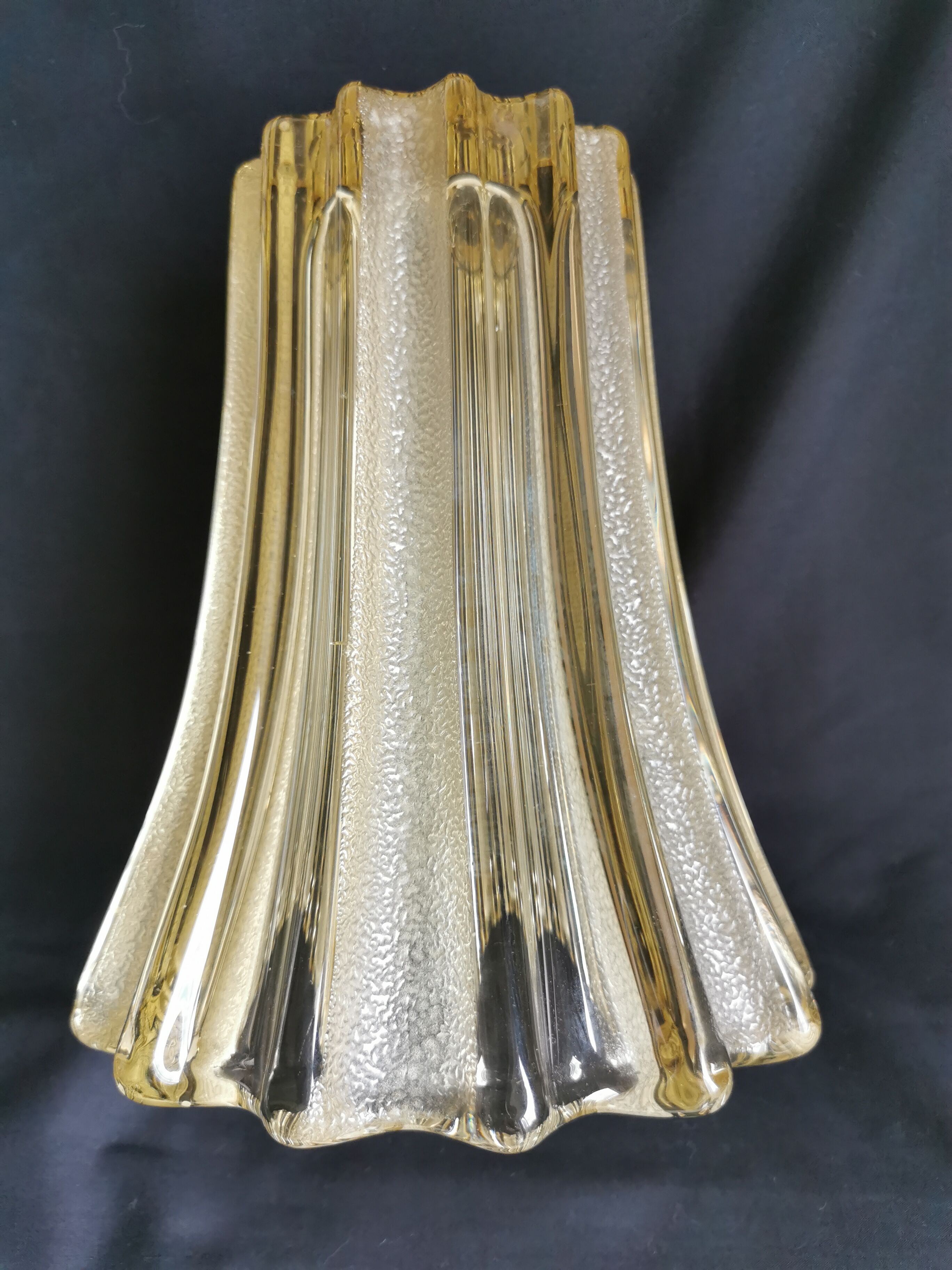 Art deco vase by pierre d'avesn 1901 - 1990
