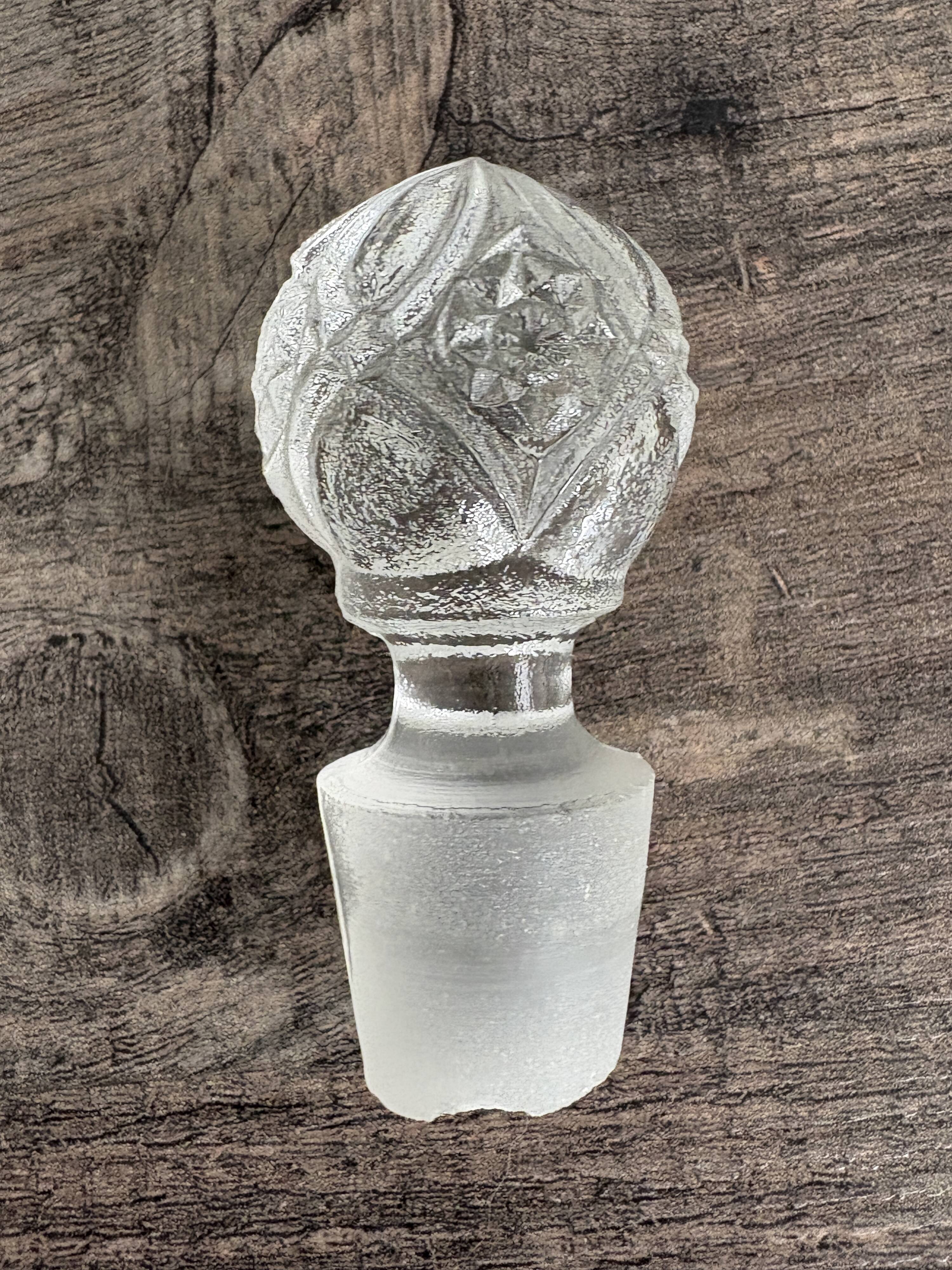 Set of 4 molded crystal bottles – Val Saint Lambert