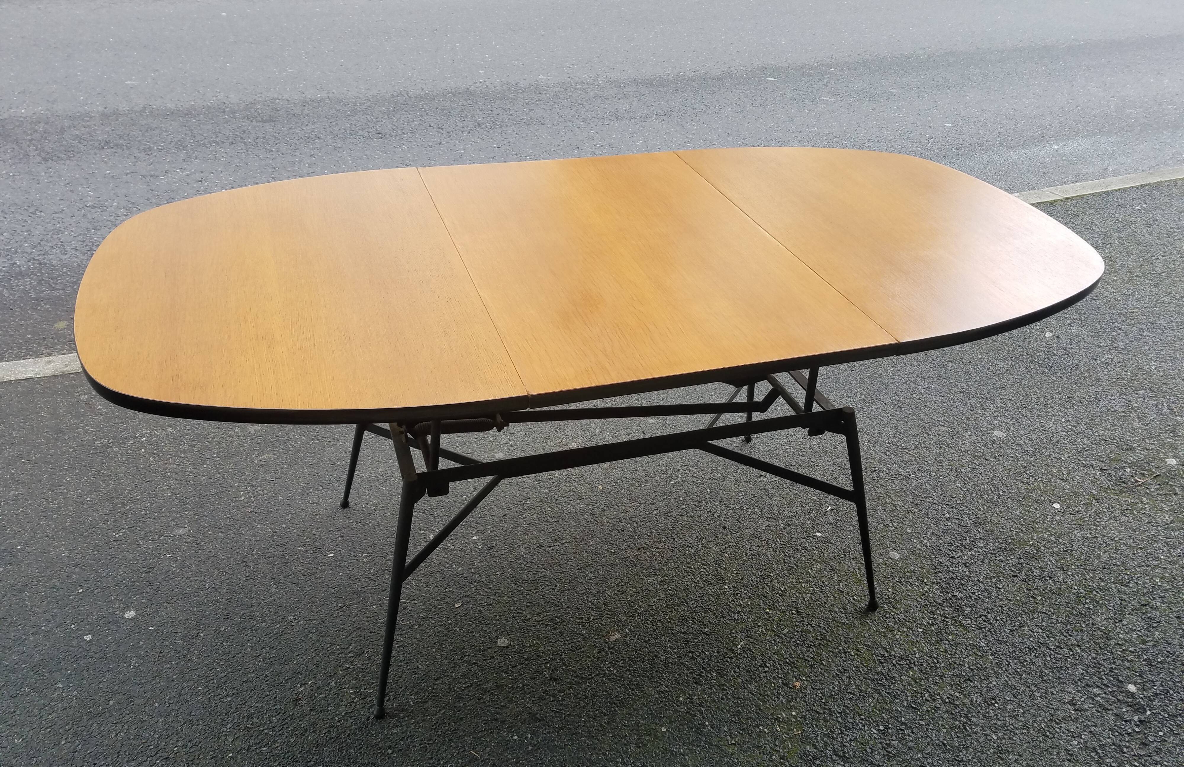 Liftable coffee table