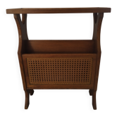 Bout de canapé, porte revue en bois et cannage
