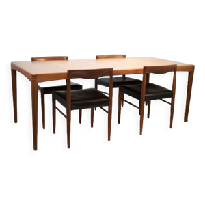 Table et 5 chaises, salle à manger