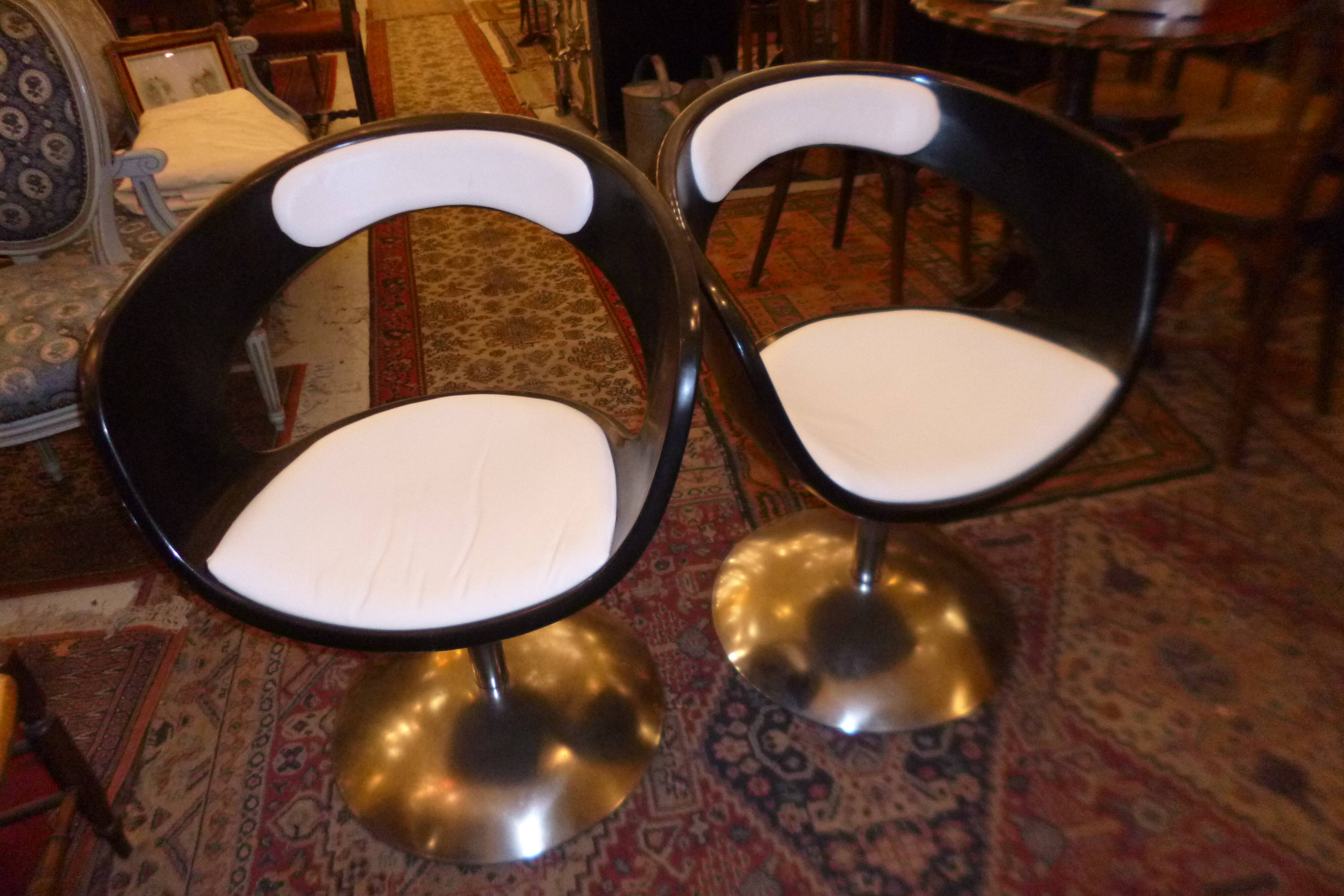 Pair of armchairs 70