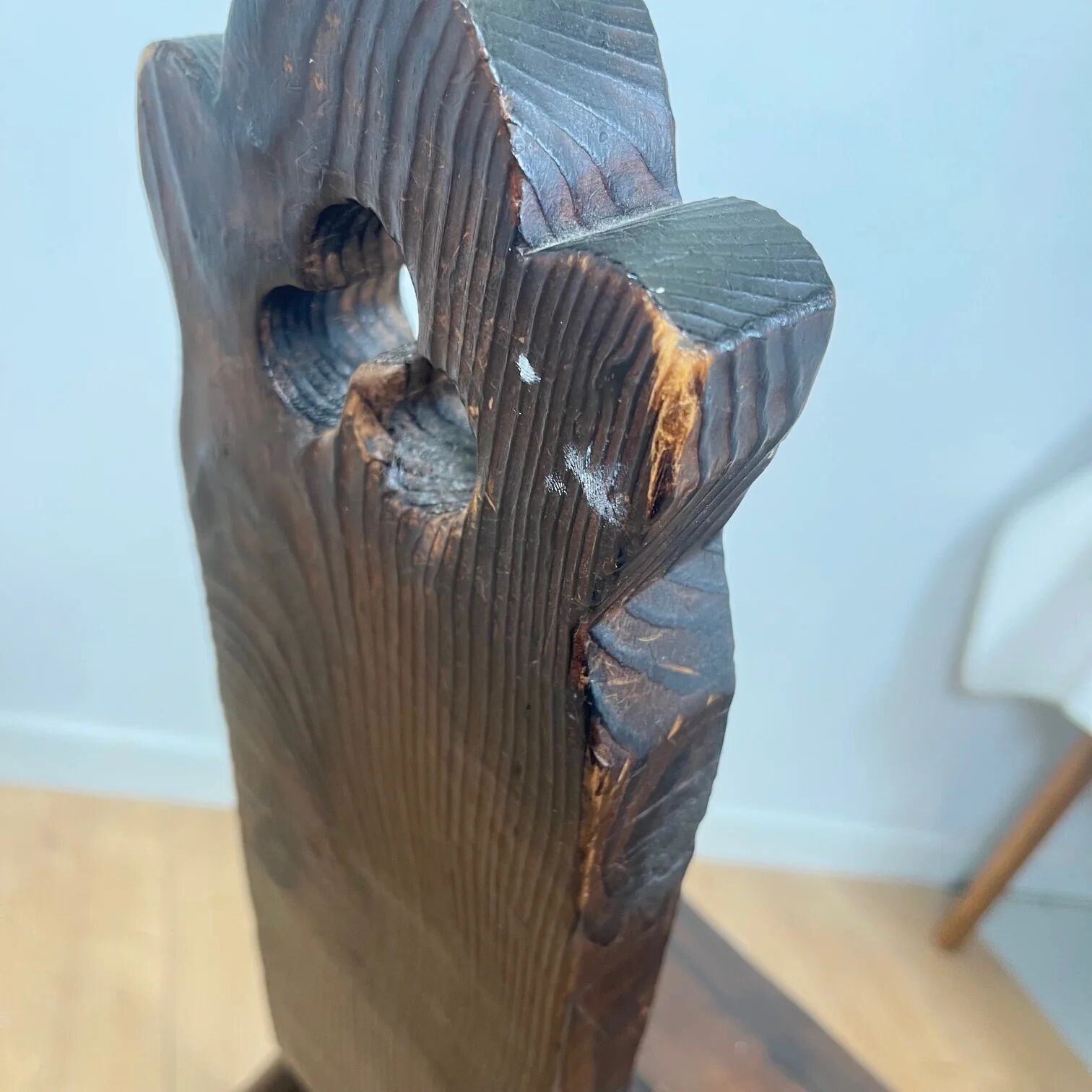 Pair of low tripod chairs in solid wood, mid-20th century.