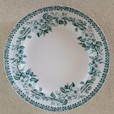 7 plates and a hollow dish model Guadeloupe Saint Amand
