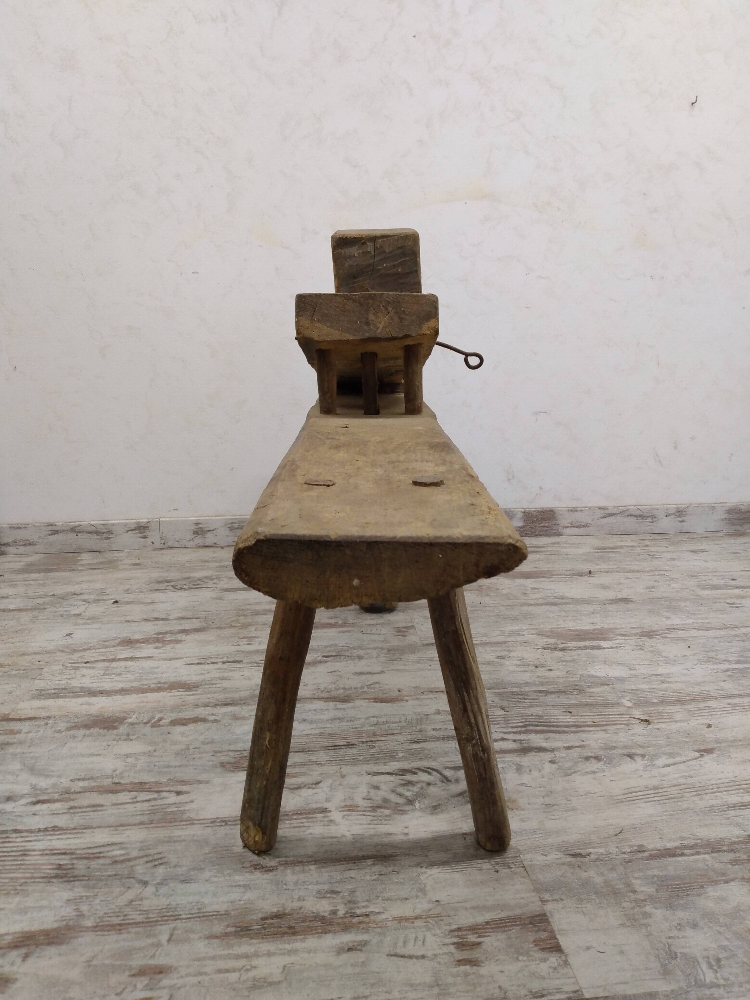 Old tané bench