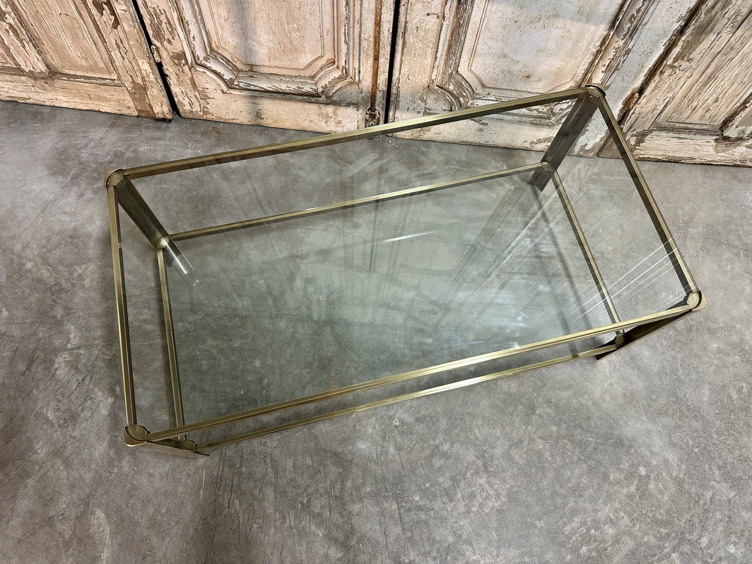 Table basse à double plateau en bronze attribuée à Jacques Quinet