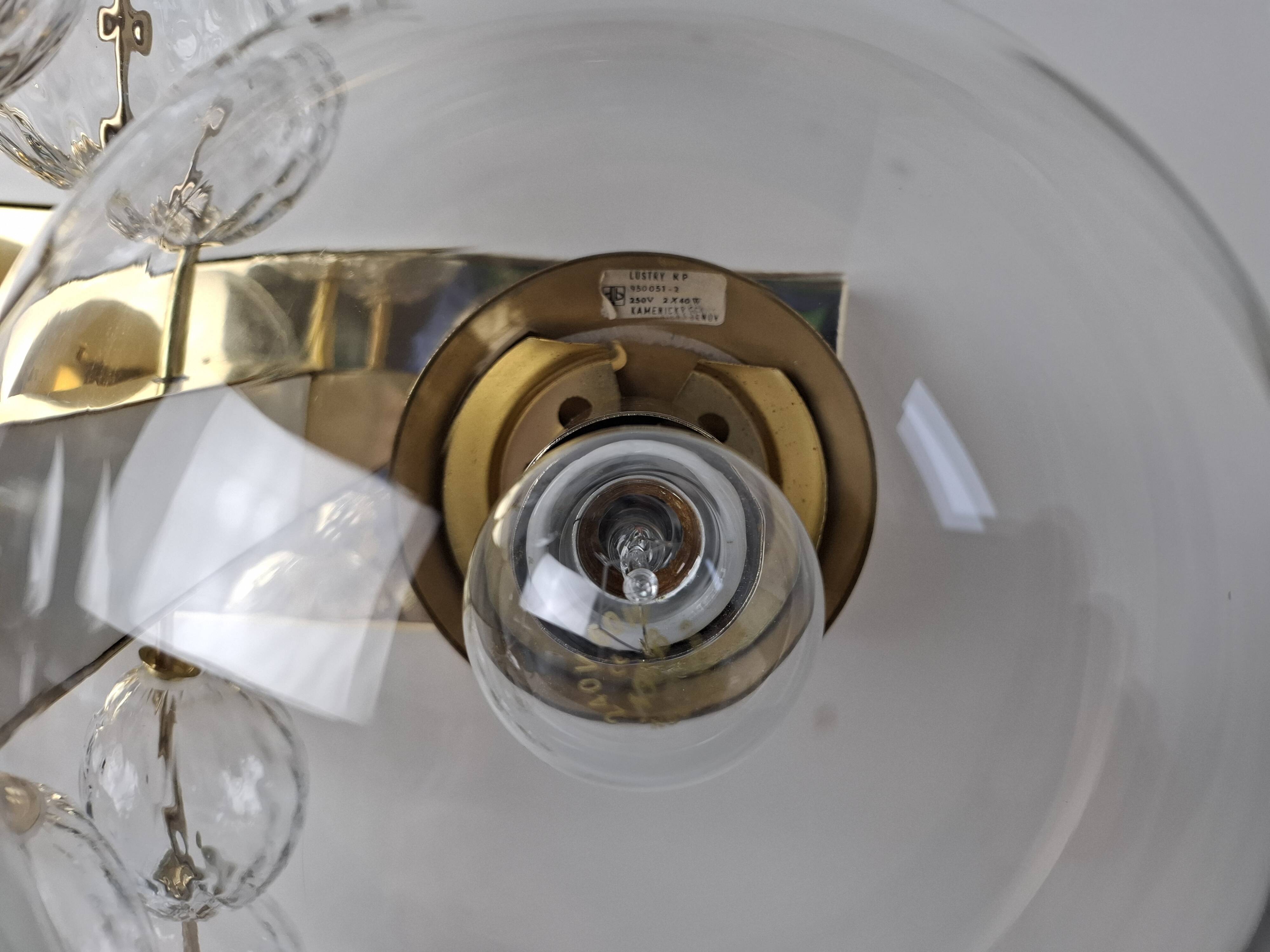 Applique murale tchèque en laiton et verre du milieu du siècle, par Kamenický Šenov, années 1970