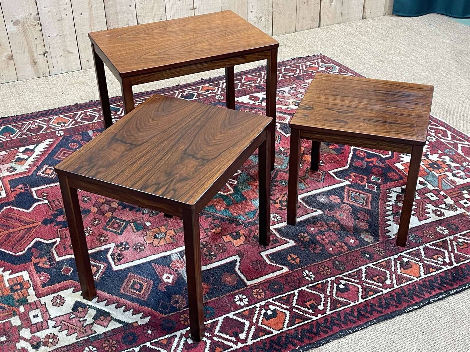 Suite of 3 rosewood nesting tables from the 70s | Selency