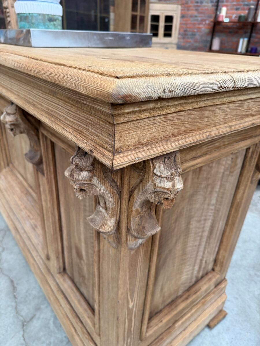 1950s bar counter