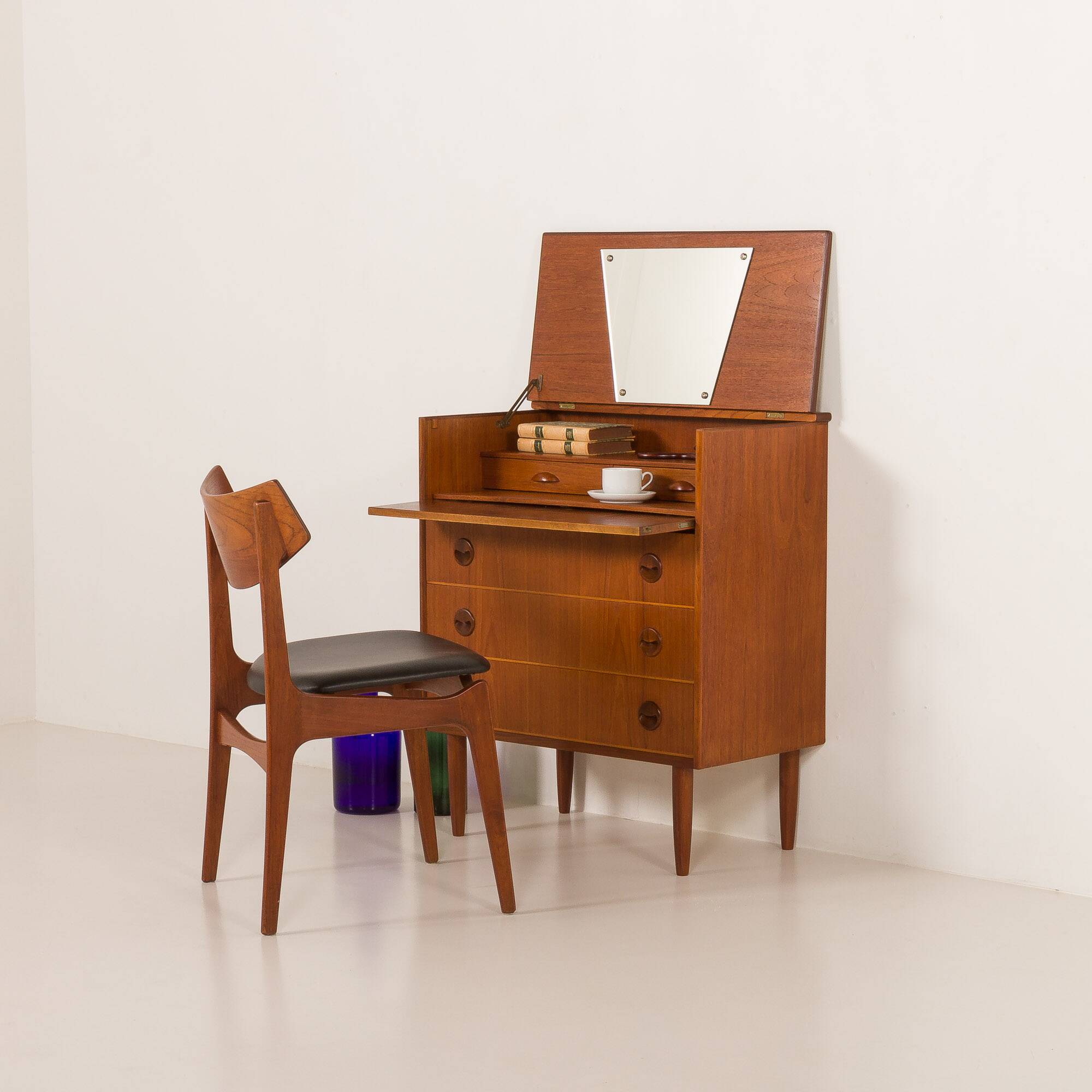 Danish mid century teak chest of drawers with hidden vanity, 1960s