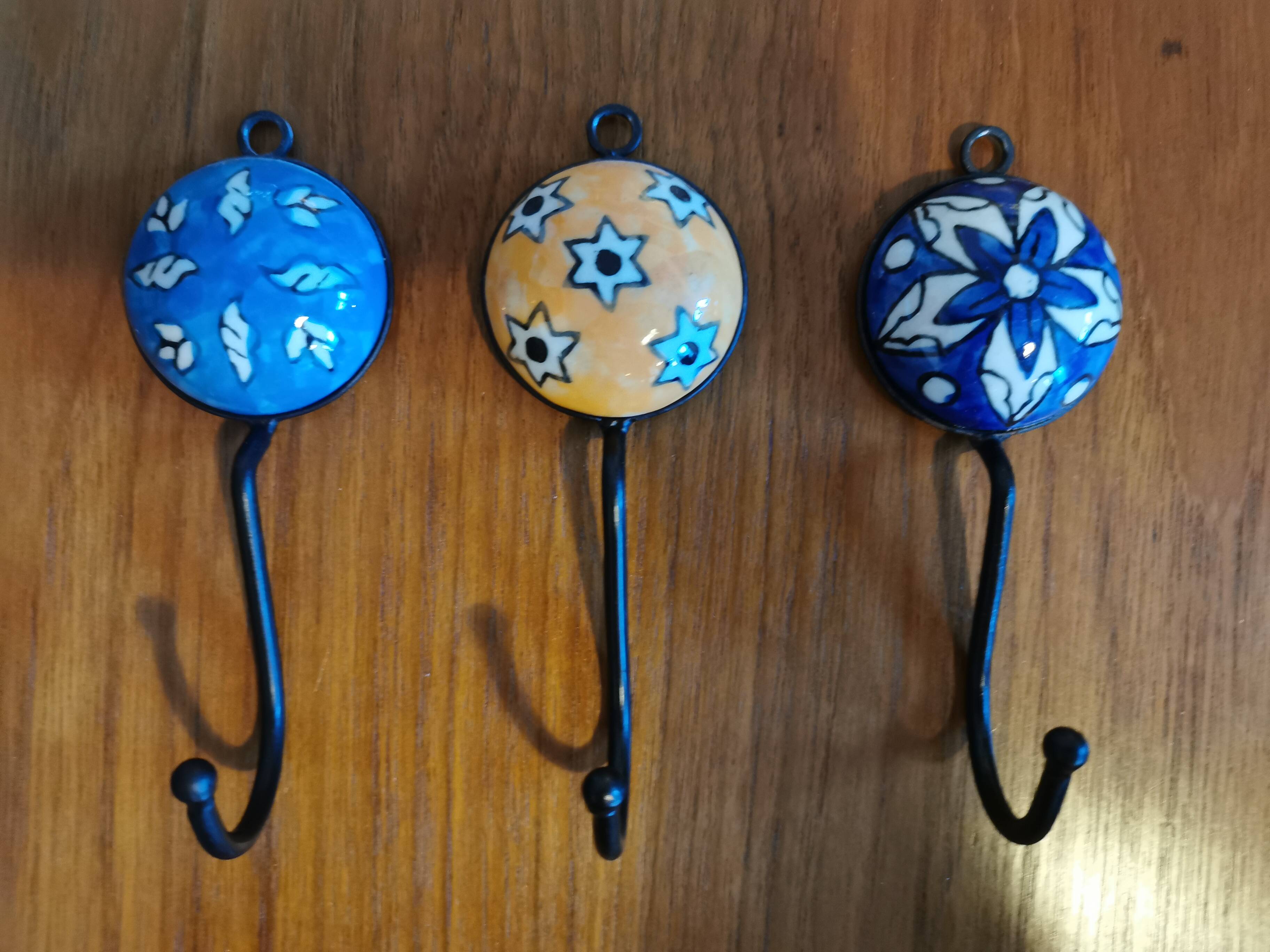 Set of 3 ceramic coat hooks