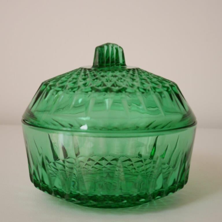 Candy or sugar maker in green glass Arcoroc