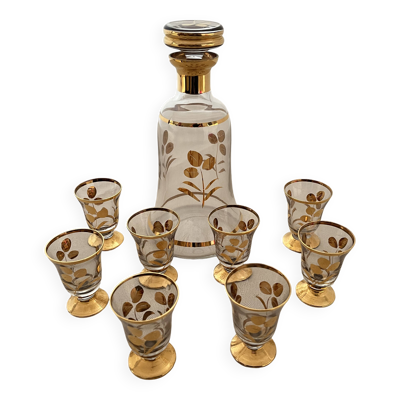 Service à liqueur, 1 carafe & 6 petits verres, décoration florale dorée.