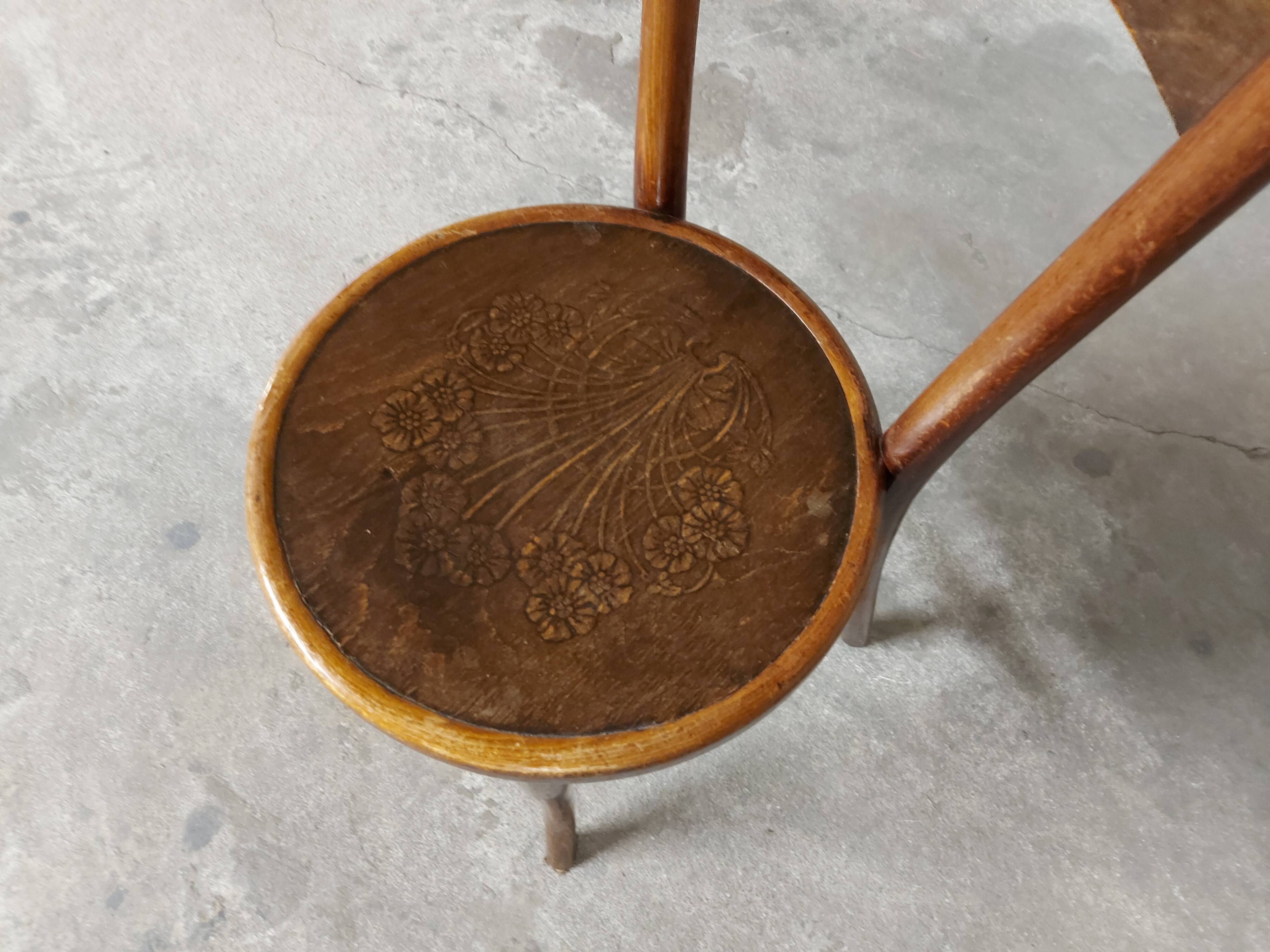 Chaise de bistrot art nouveau