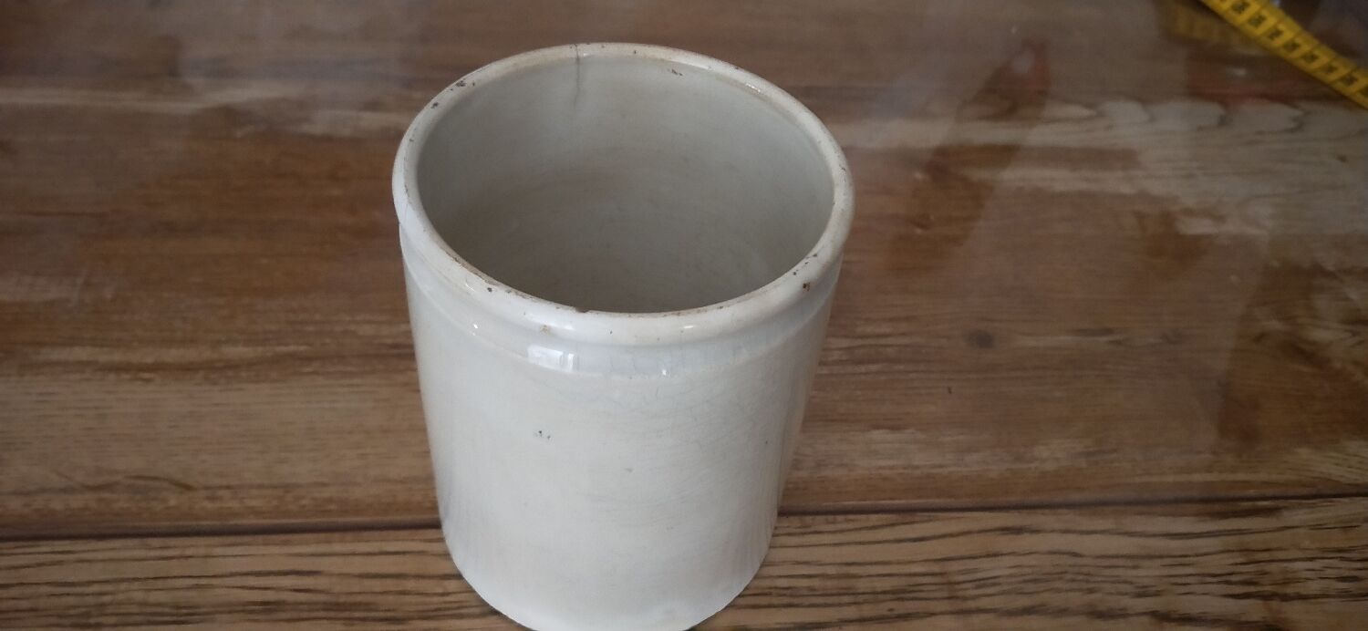 Porcelain jam jar from Choisy le roi