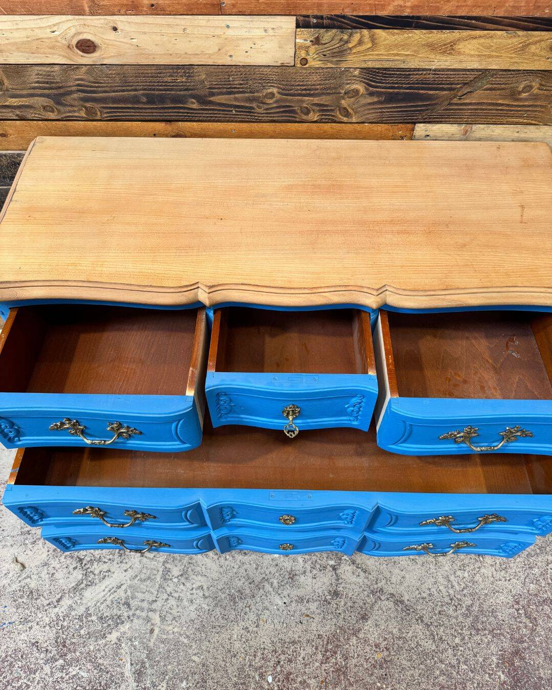 Redesigned crossbow commode