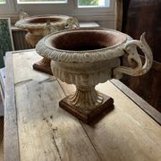 White Médicis vases