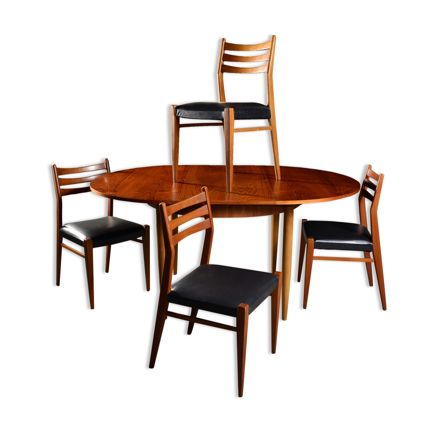 Extendable table and 4 Scandinavian chairs