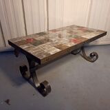 Base table in wrought iron thicken and tiled floor