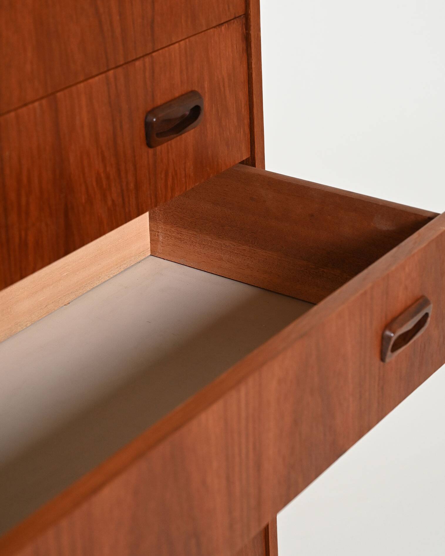 Commode haute en teck et chêne scandinave, années 1960