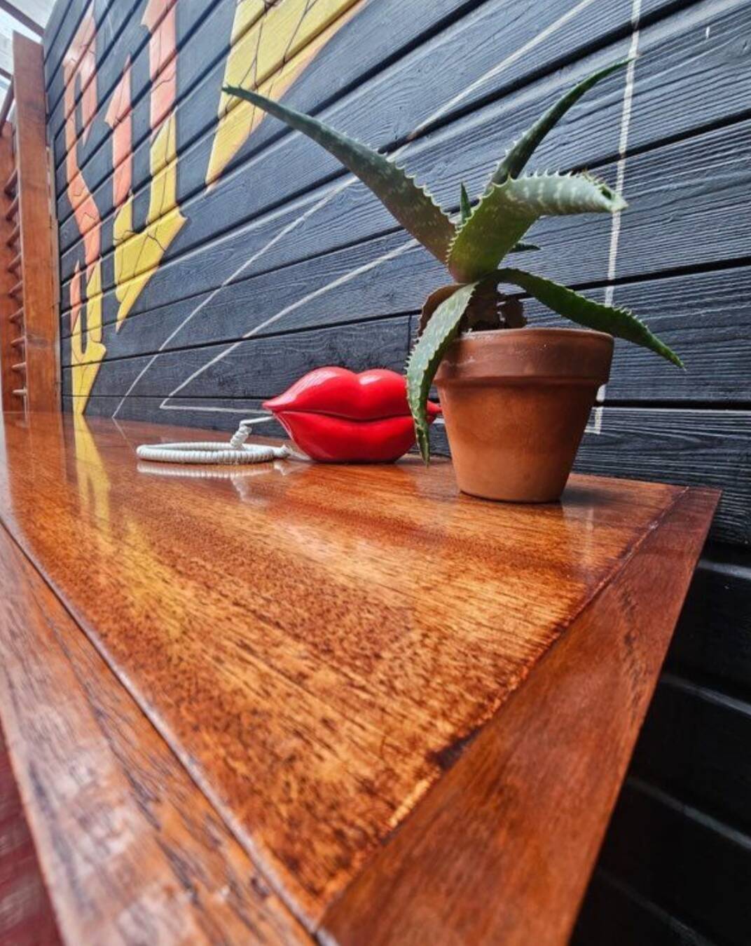 Teak enfilade